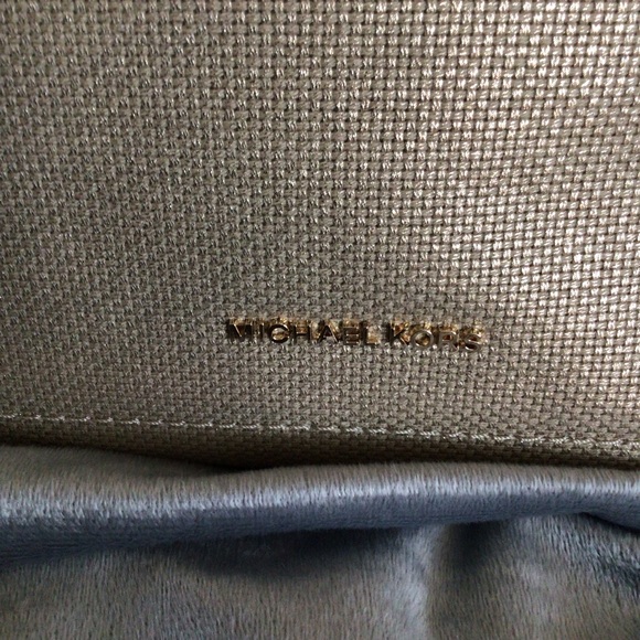 Michael Kors Isla tote - Picture 2 of 5